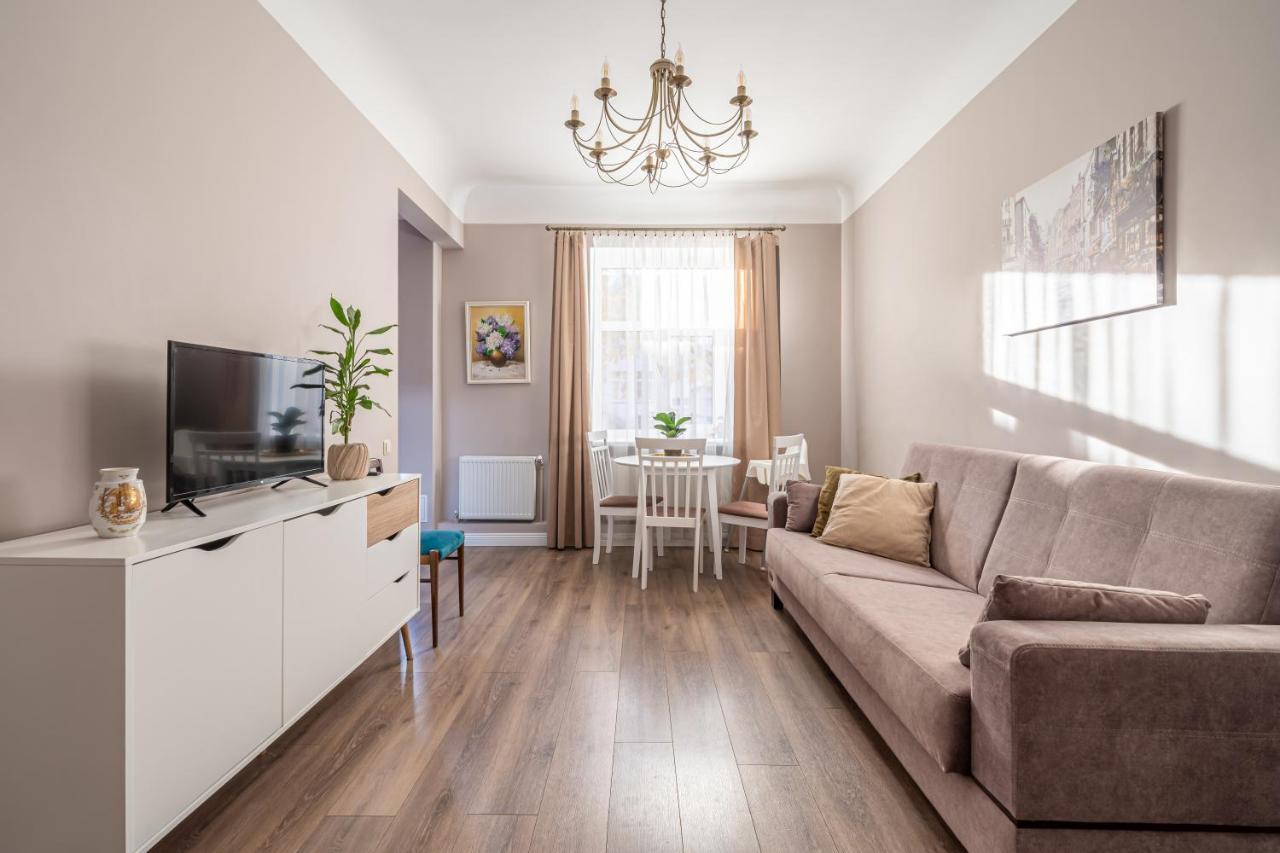 Stylish Latvian Classic 1-Bedroom Apartment Near City Center, Parks & Public Transport Links 里加 外观 照片