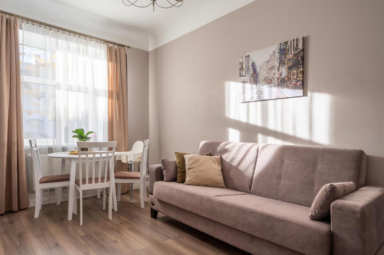Stylish Latvian Classic 1-Bedroom Apartment Near City Center, Parks & Public Transport Links 里加 外观 照片