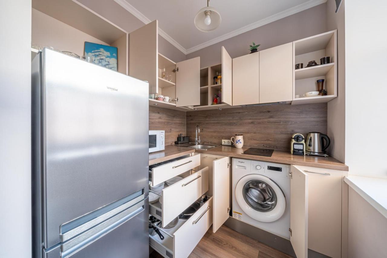 Stylish Latvian Classic 1-Bedroom Apartment Near City Center, Parks & Public Transport Links 里加 外观 照片