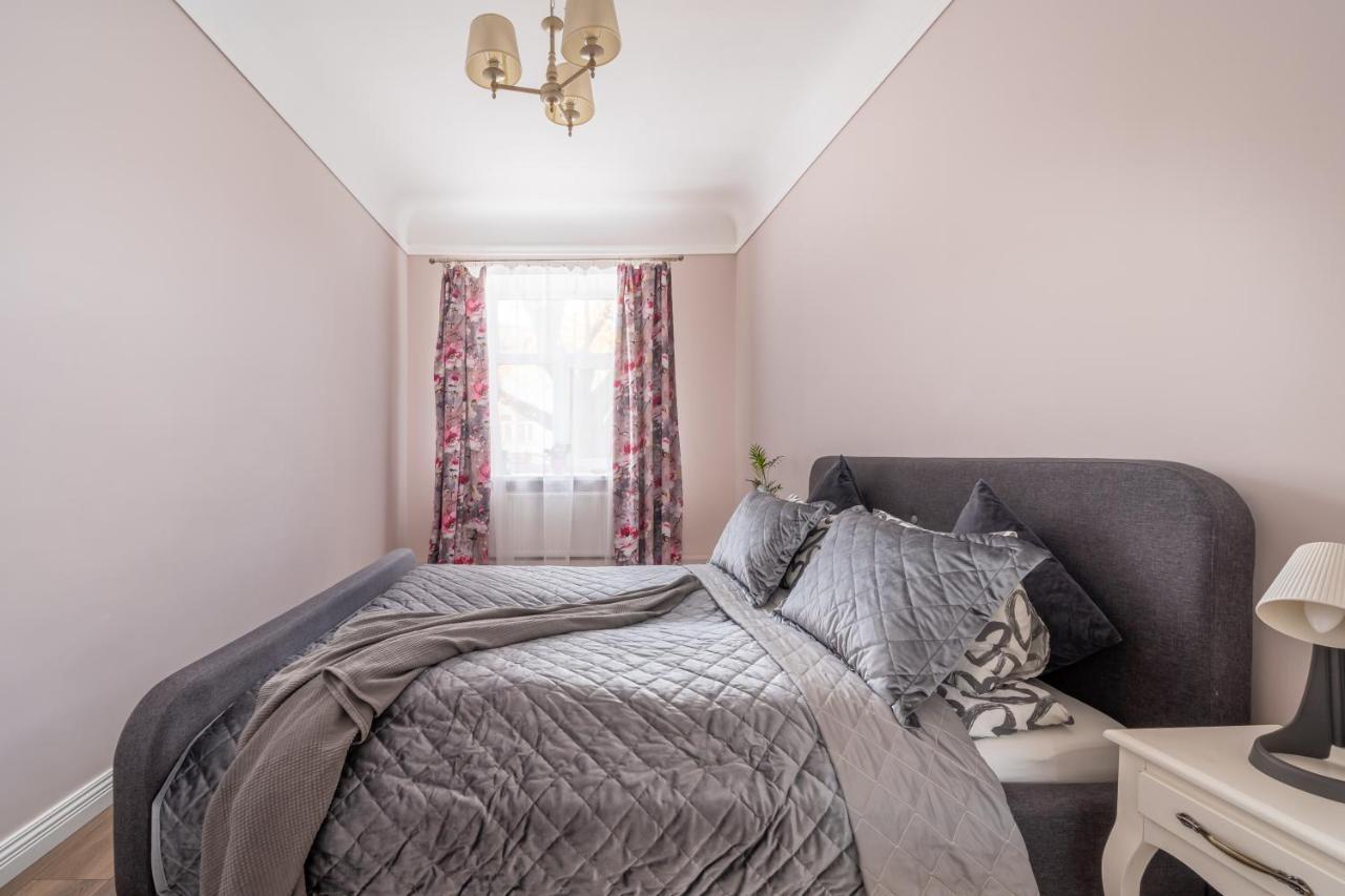 Stylish Latvian Classic 1-Bedroom Apartment Near City Center, Parks & Public Transport Links 里加 外观 照片