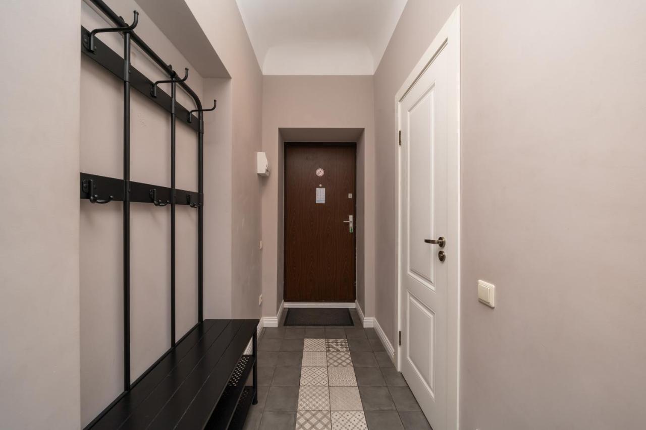 Stylish Latvian Classic 1-Bedroom Apartment Near City Center, Parks & Public Transport Links 里加 外观 照片